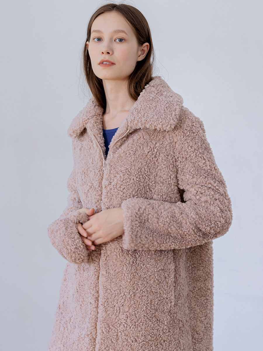 [리퍼브상품] Kyla Curly Eco Fur Coat [Pink(Beige)]